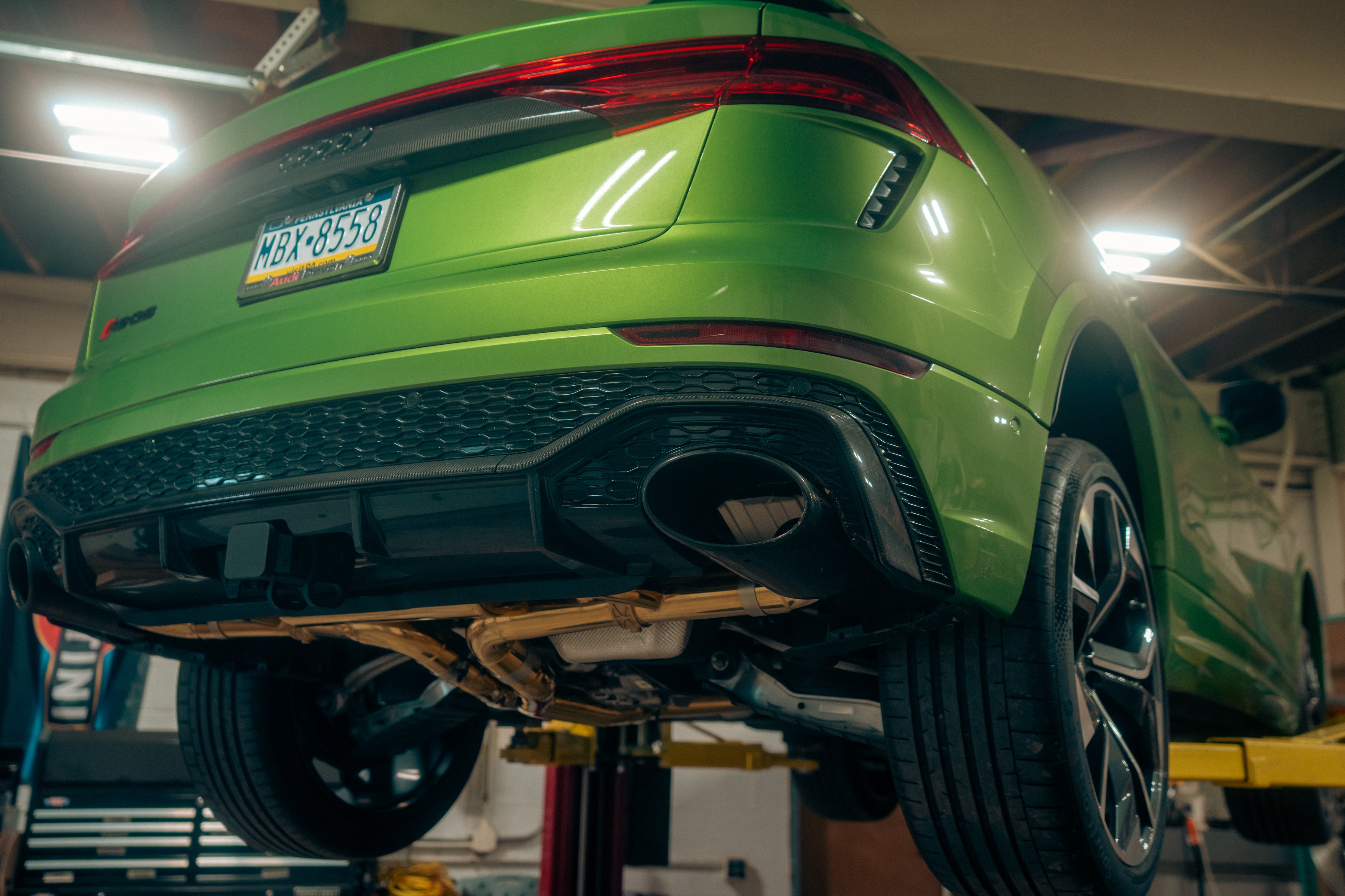 Audi rsq8 deals exhaust