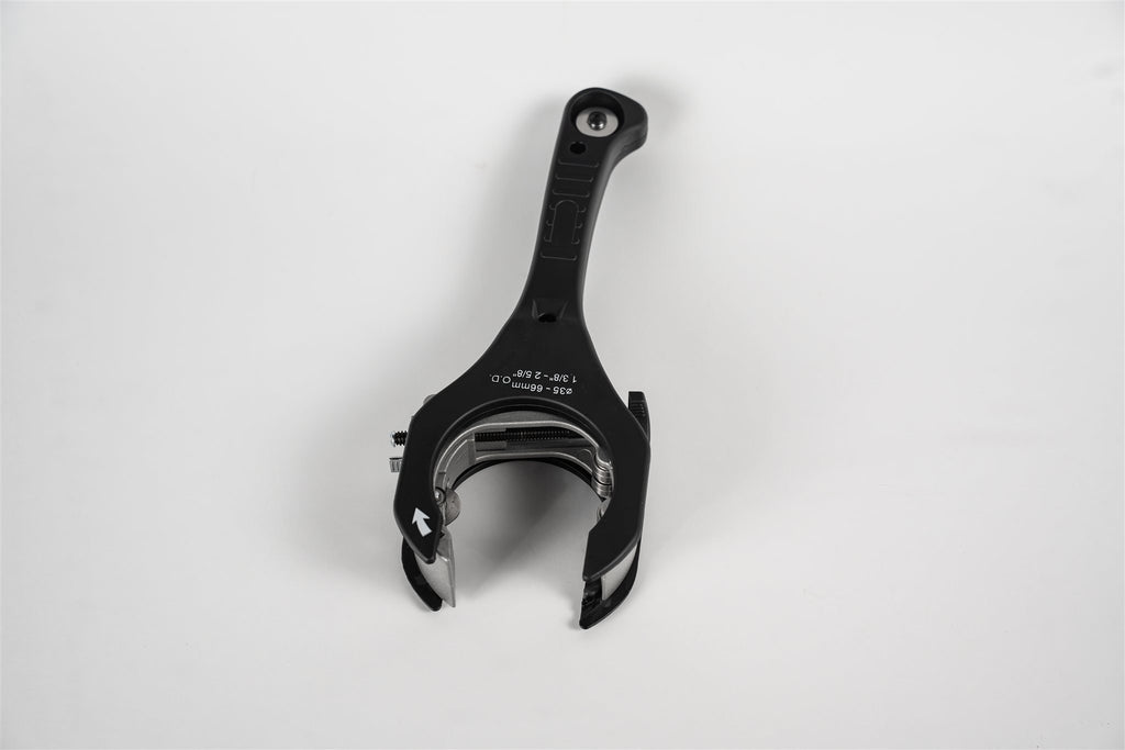 Ratcheting Pipe Cutter for Tubing and Exhaust Pipe 1-3/8" - 2-5/8" dia view 2